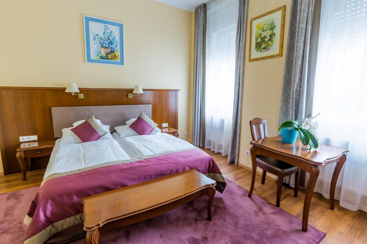 Pannonia 1893 Premium Hotel โชพรอน ภายนอก รูปภาพ