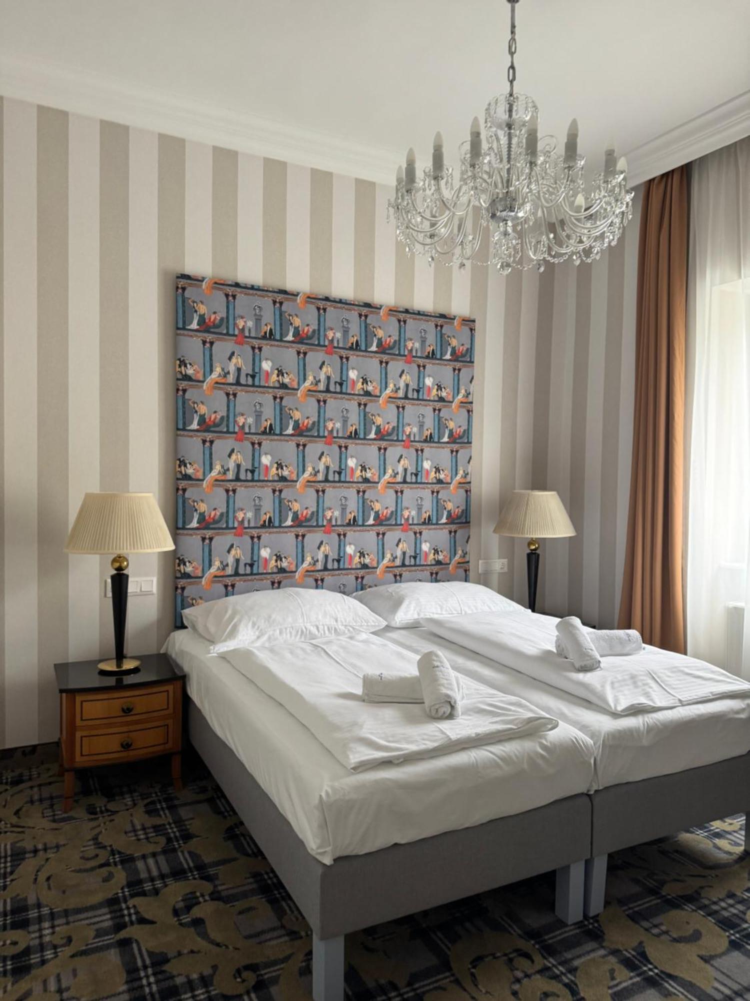 Pannonia 1893 Premium Hotel โชพรอน ภายนอก รูปภาพ