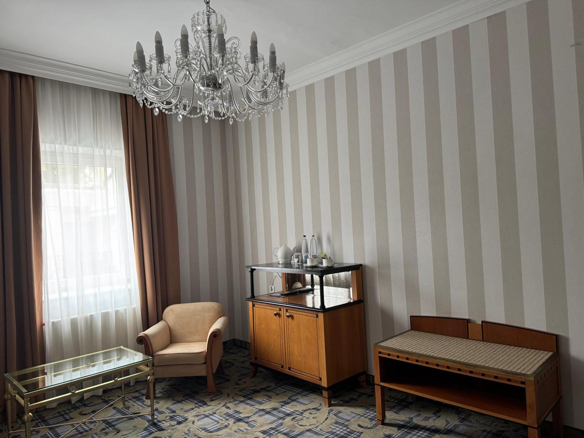 Pannonia 1893 Premium Hotel โชพรอน ภายนอก รูปภาพ